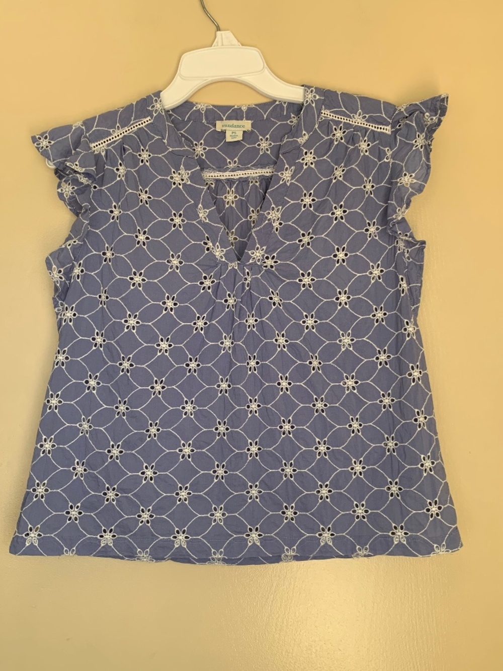 Sundance Blue White Eyelet Floral Blouse V- neck Flutter Sleeves Shirt Sz.PS